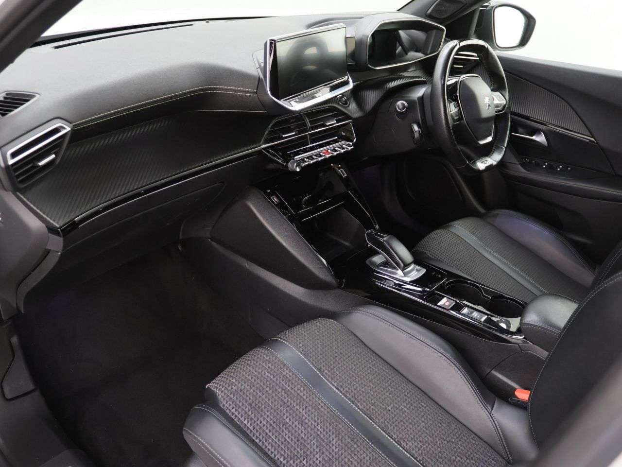 2021 PEUGEOT E-2008 2021 PEUGEOT E-2008