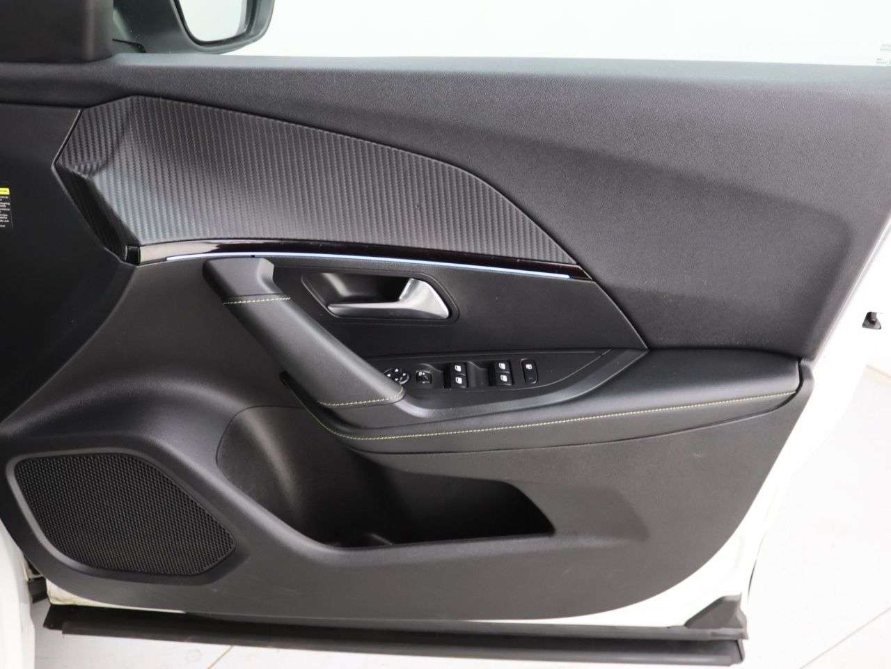 2021 PEUGEOT E-2008 2021 PEUGEOT E-2008