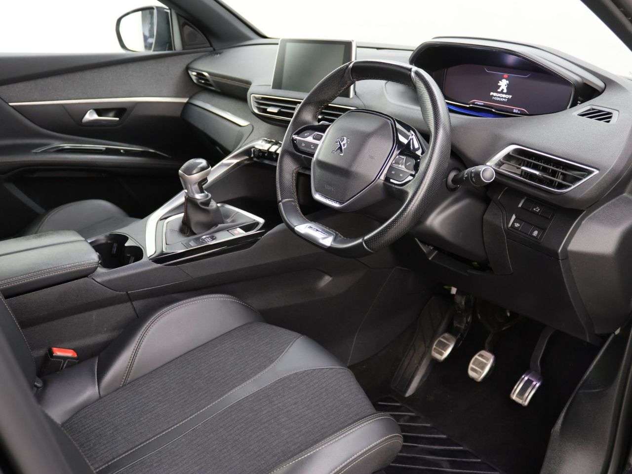 2019 PEUGEOT 3008 2019 PEUGEOT 3008