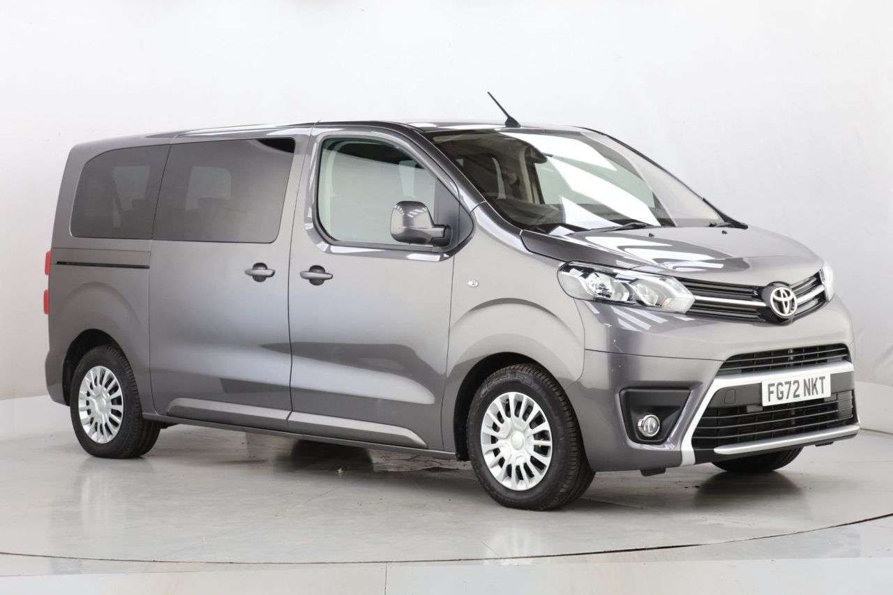 A 2022 TOYOTA PROACE VERSO 1.5D Shuttle Medium MPV 5dr Diesel Manual MWB Euro 6 (s/s) (9 Seat) (120 ps A 2022 TOYOTA PROACE VERSO 1.5D Shuttle Medium MPV 5dr Diesel Manual MWB Euro 6 (s/s) (9 Seat) (120 ps