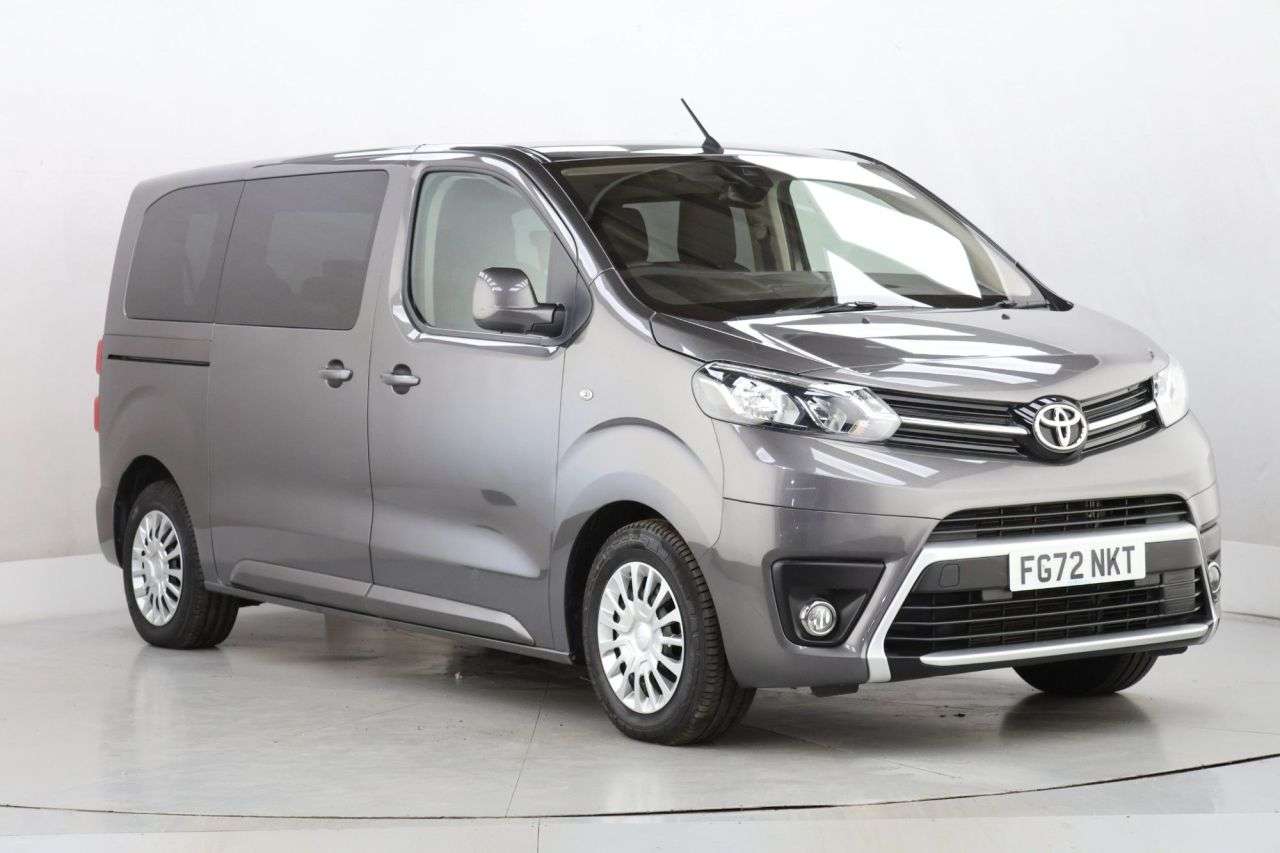 A 2022 TOYOTA PROACE VERSO 1.5D Shuttle Medium MPV 5dr Diesel Manual MWB Euro 6 (s/s) (9 Seat) (120 ps A 2022 TOYOTA PROACE VERSO 1.5D Shuttle Medium MPV 5dr Diesel Manual MWB Euro 6 (s/s) (9 Seat) (120 ps