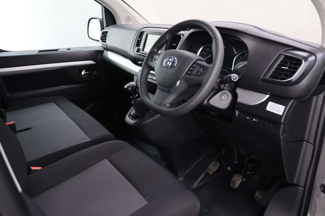 2022 TOYOTA PROACE VERSO 2022 TOYOTA PROACE VERSO