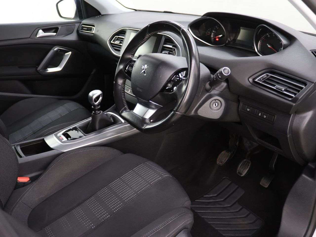 2016 PEUGEOT 308 2016 PEUGEOT 308