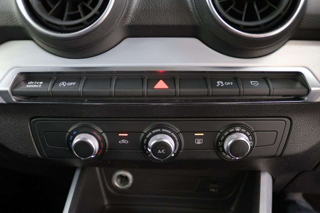 2019 AUDI Q2 2019 AUDI Q2