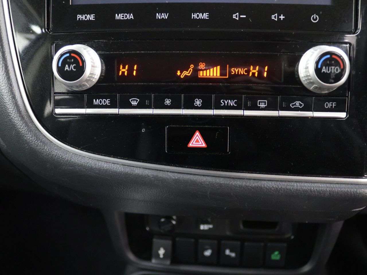 2020 MITSUBISHI OUTLANDER 2020 MITSUBISHI OUTLANDER