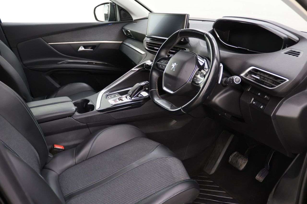 2021 PEUGEOT 5008 2021 PEUGEOT 5008