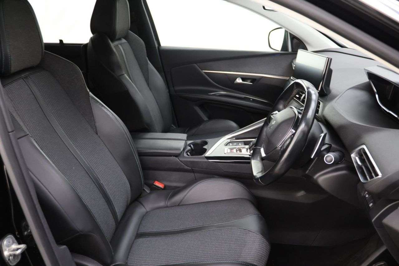 2021 PEUGEOT 5008 2021 PEUGEOT 5008