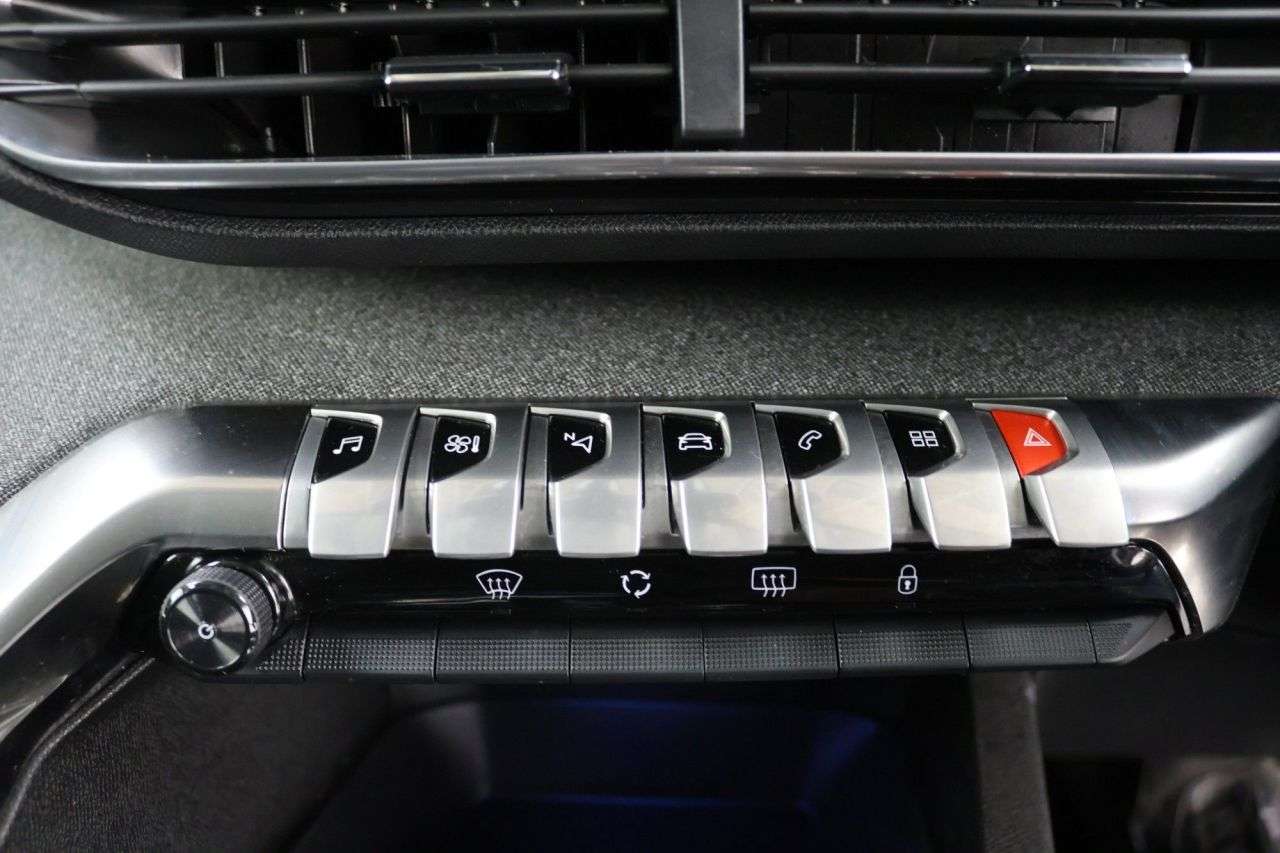 2021 PEUGEOT 5008 2021 PEUGEOT 5008