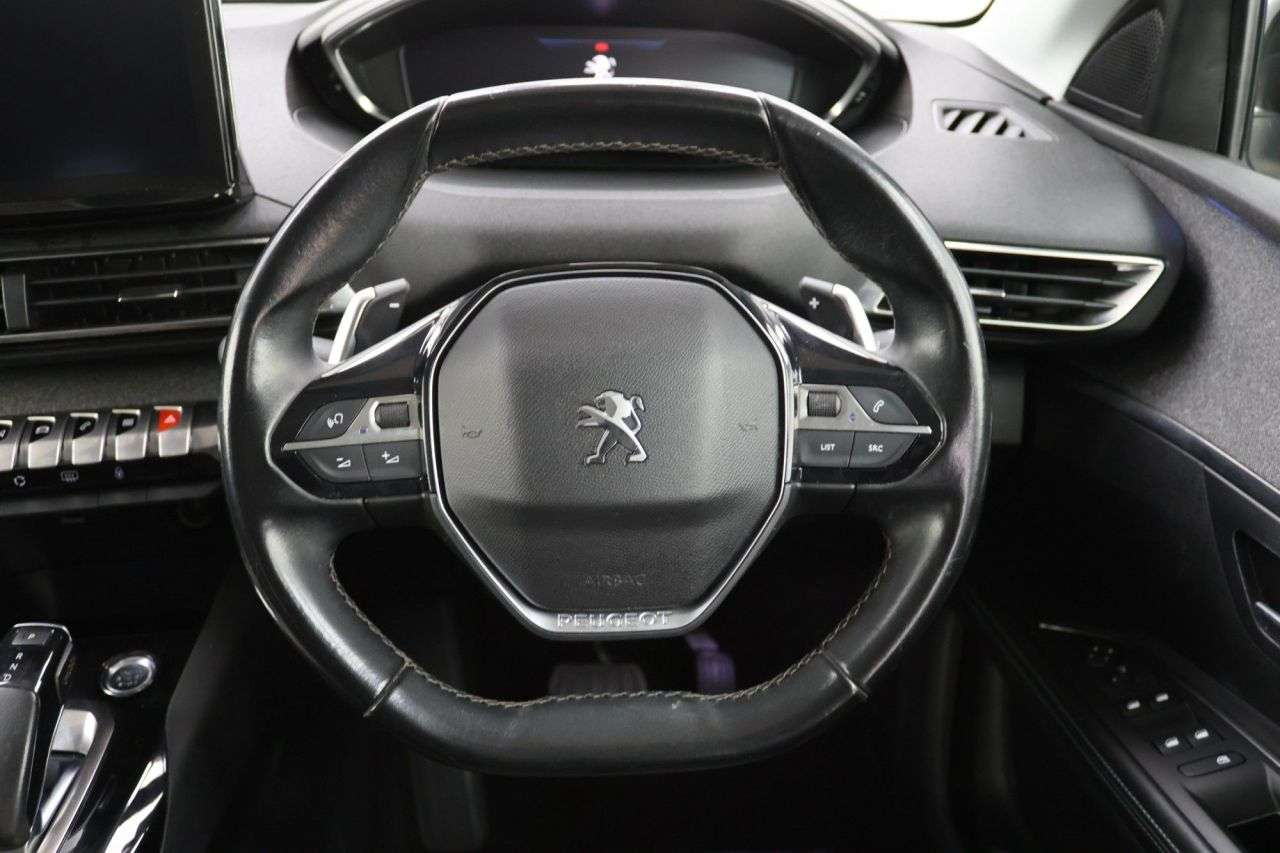 2021 PEUGEOT 5008 2021 PEUGEOT 5008