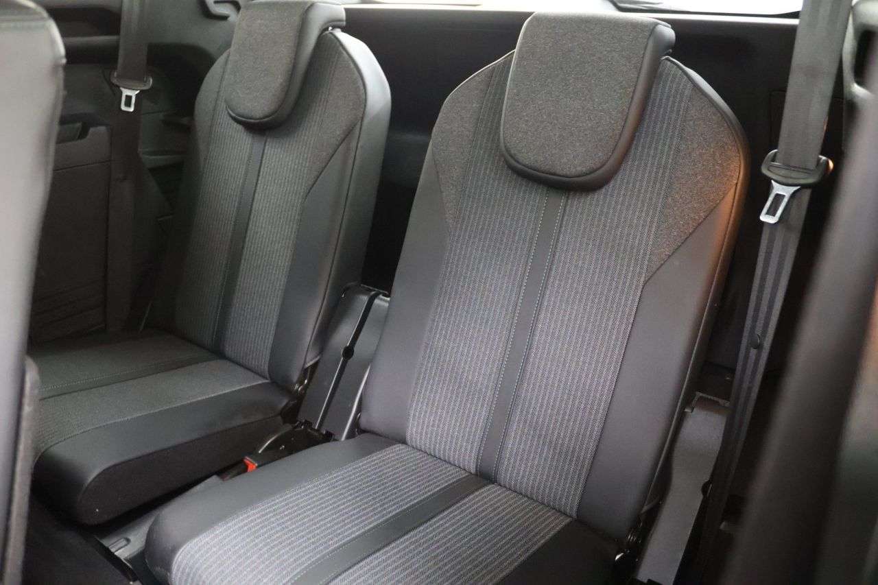 2021 PEUGEOT 5008 2021 PEUGEOT 5008