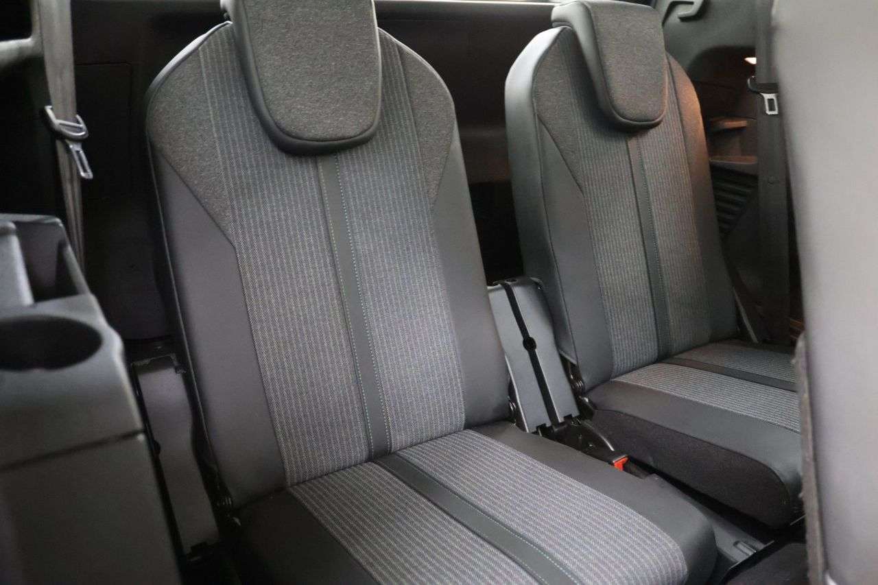 2021 PEUGEOT 5008 2021 PEUGEOT 5008