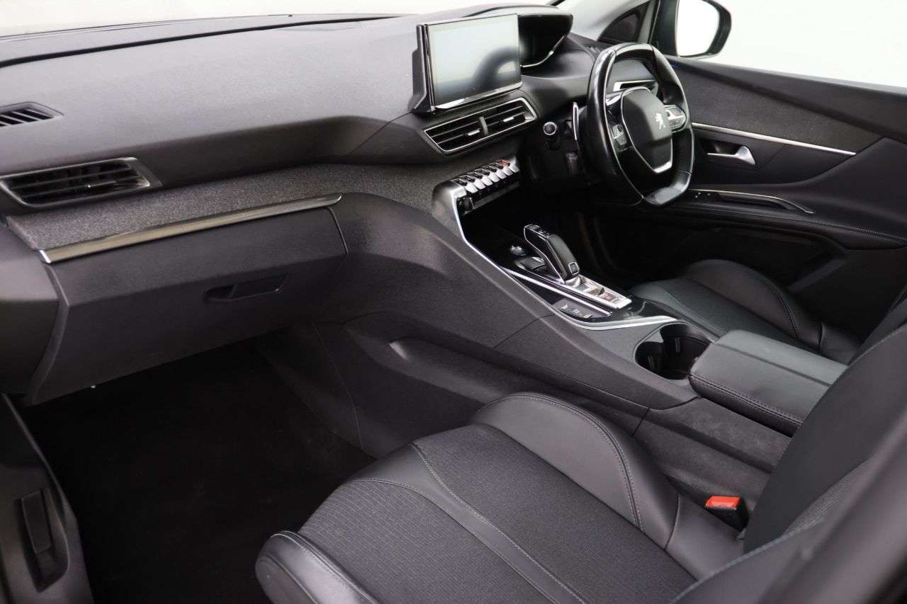 2021 PEUGEOT 5008 2021 PEUGEOT 5008