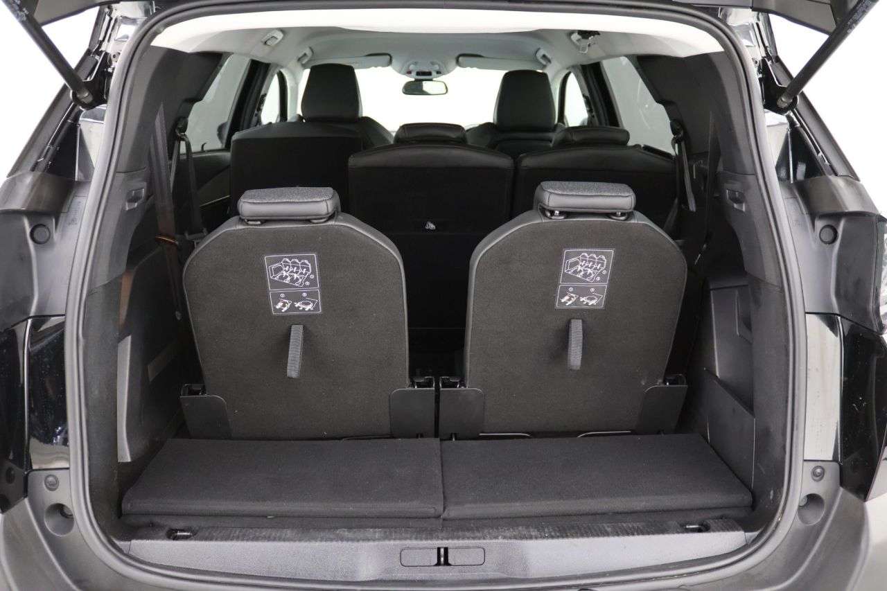 2021 PEUGEOT 5008 2021 PEUGEOT 5008