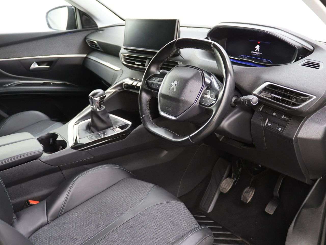 2022 PEUGEOT 5008 2022 PEUGEOT 5008