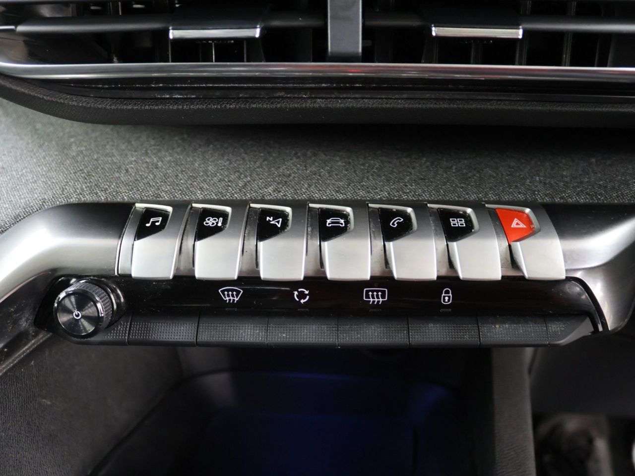 2022 PEUGEOT 5008 2022 PEUGEOT 5008