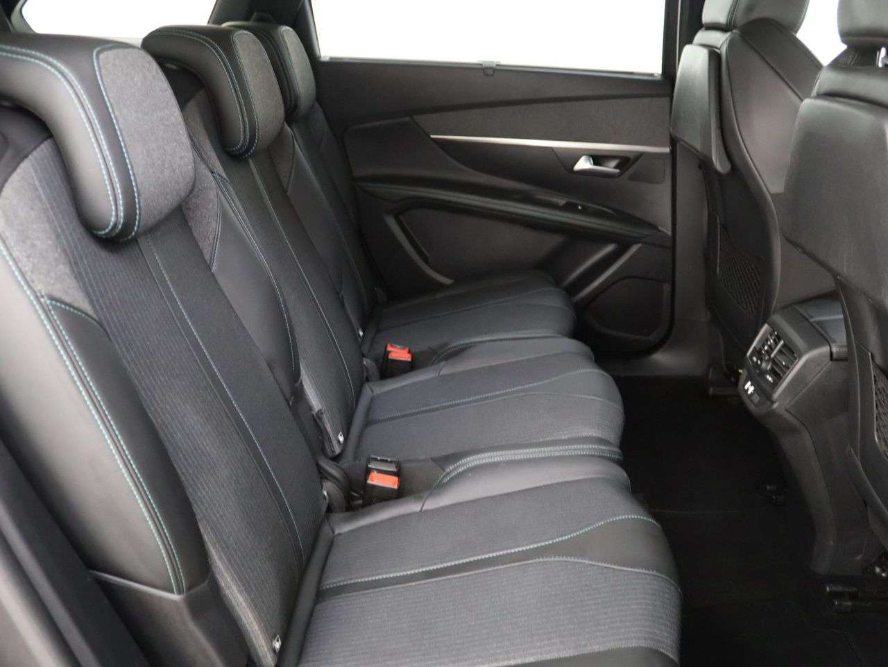 2022 PEUGEOT 5008 2022 PEUGEOT 5008