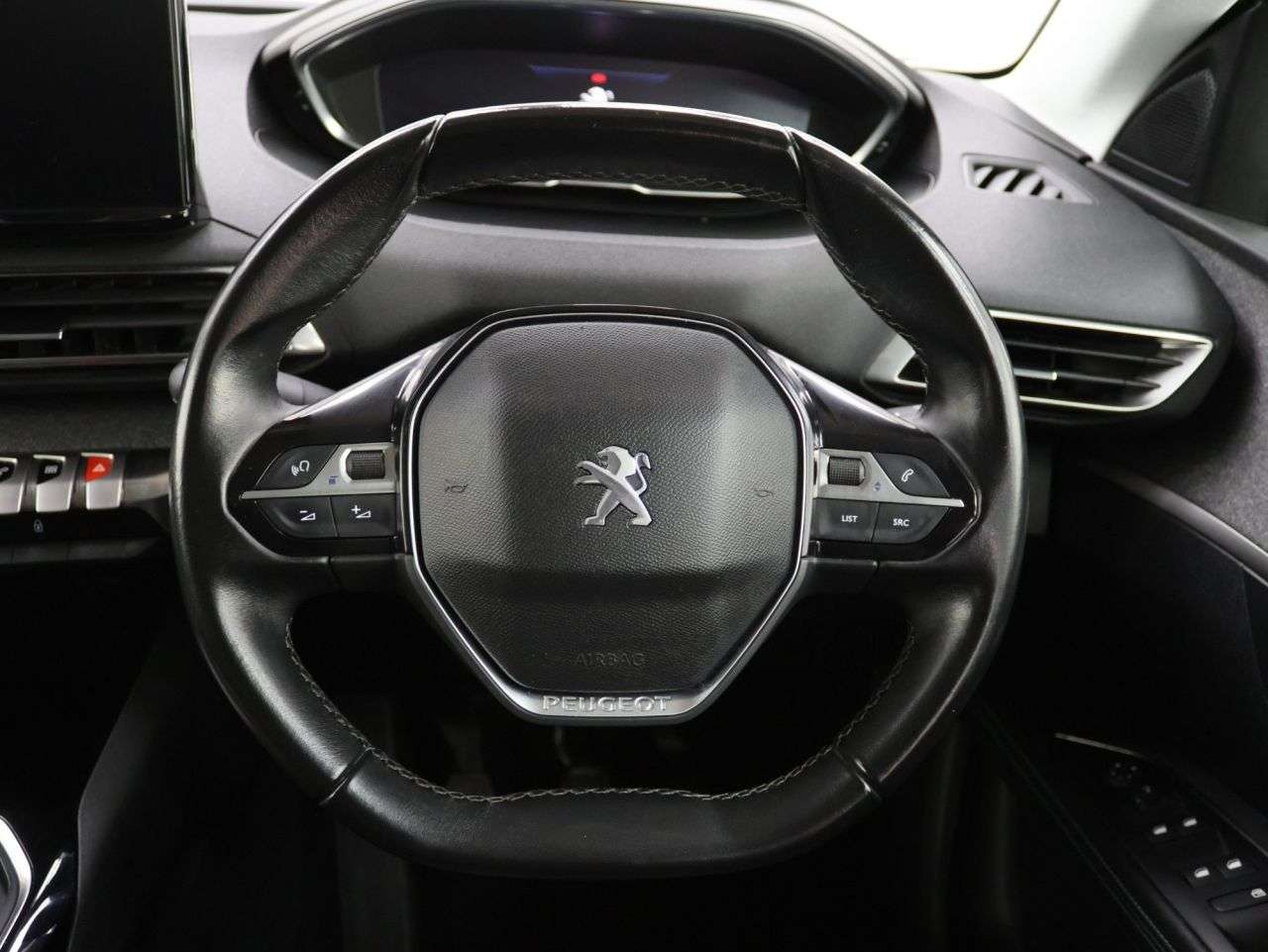 2022 PEUGEOT 5008 2022 PEUGEOT 5008