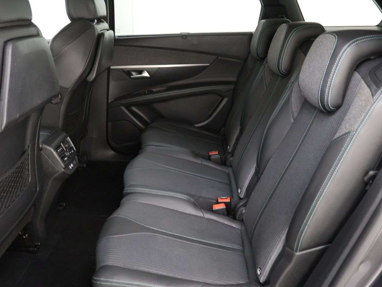 2022 PEUGEOT 5008 2022 PEUGEOT 5008