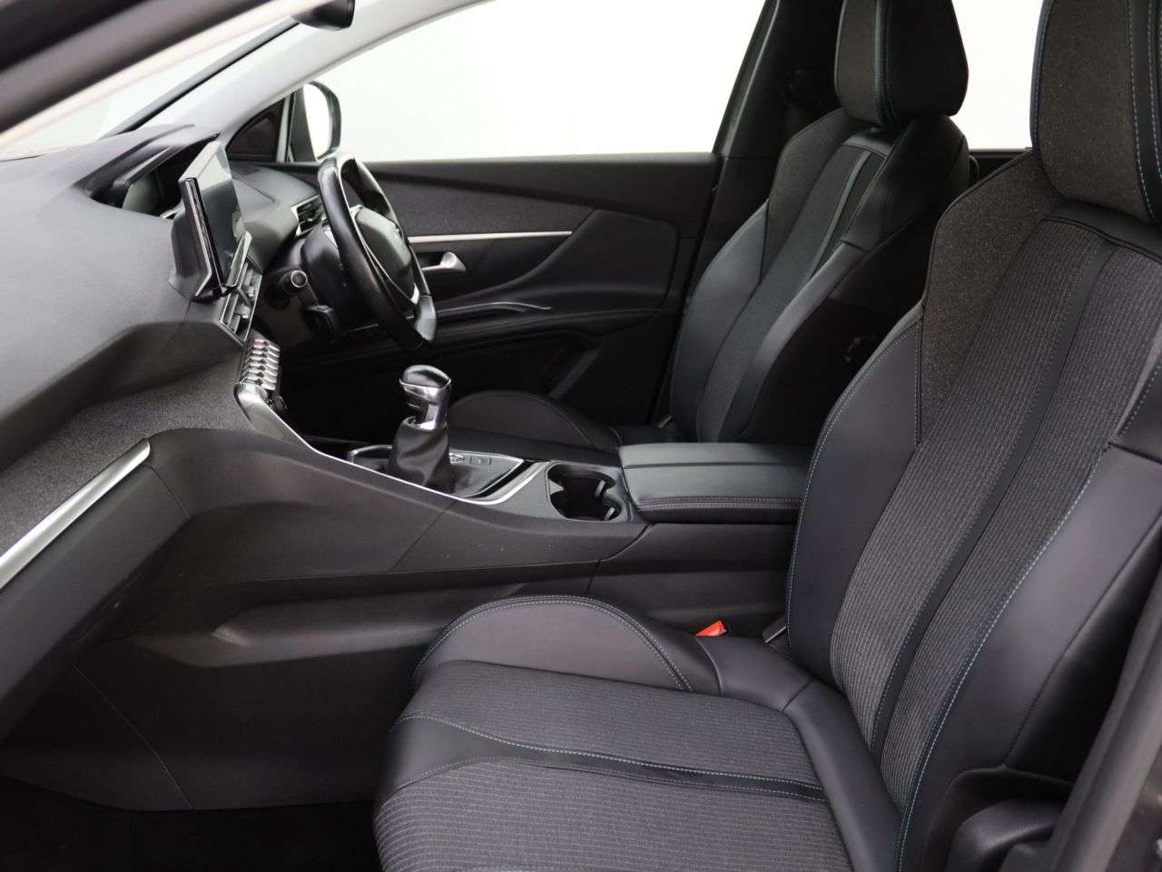 2022 PEUGEOT 5008 2022 PEUGEOT 5008