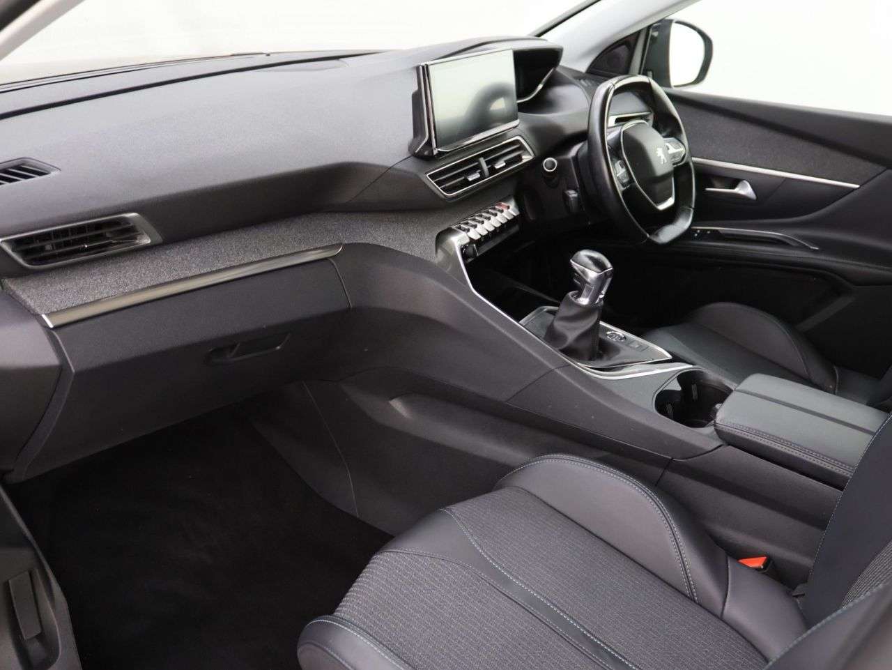 2022 PEUGEOT 5008 2022 PEUGEOT 5008