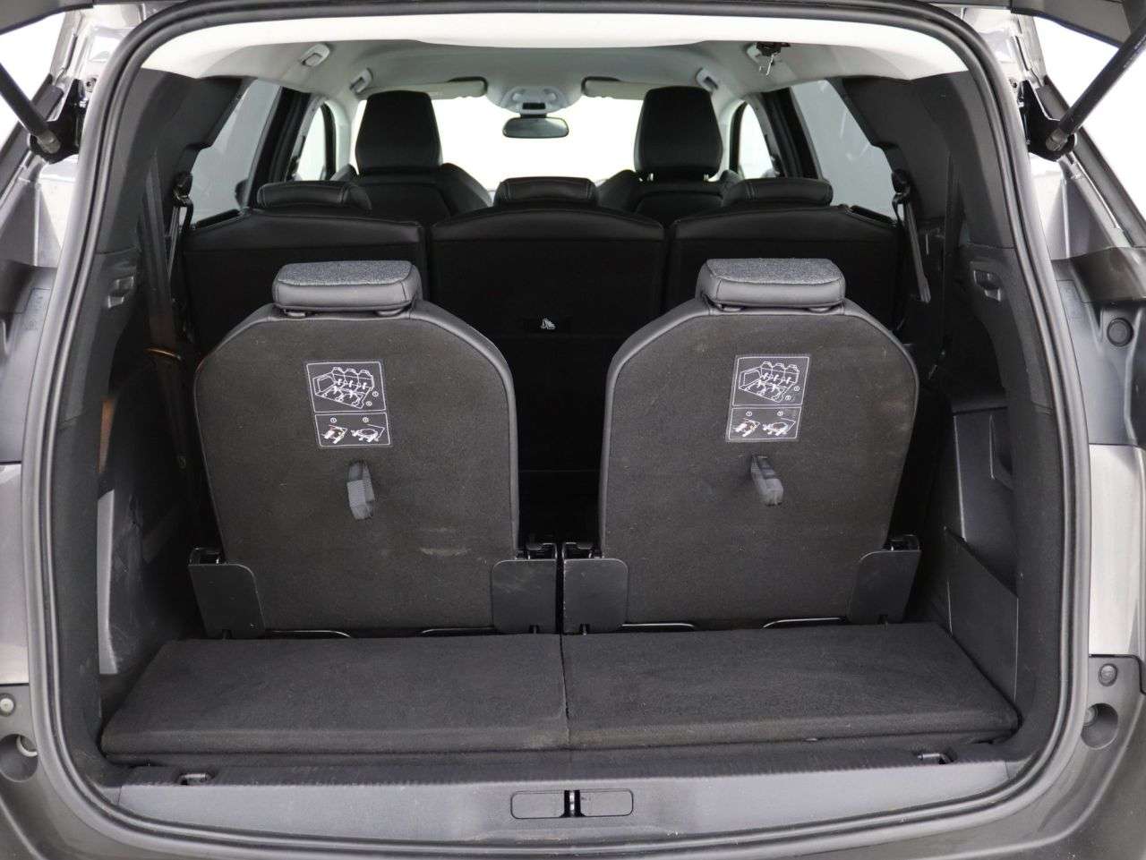 2022 PEUGEOT 5008 2022 PEUGEOT 5008