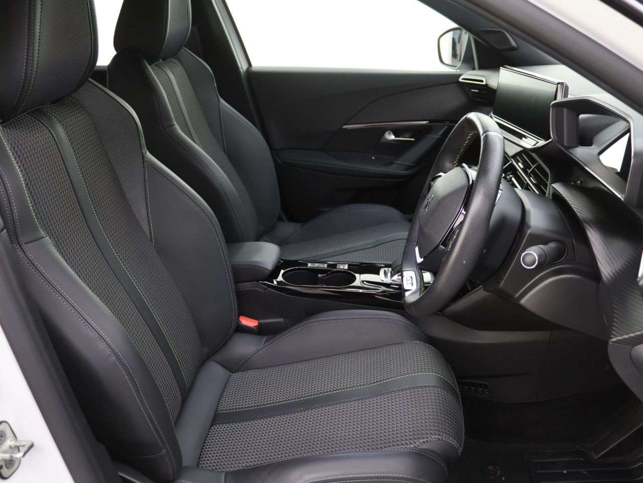 2022 PEUGEOT E-2008 2022 PEUGEOT E-2008