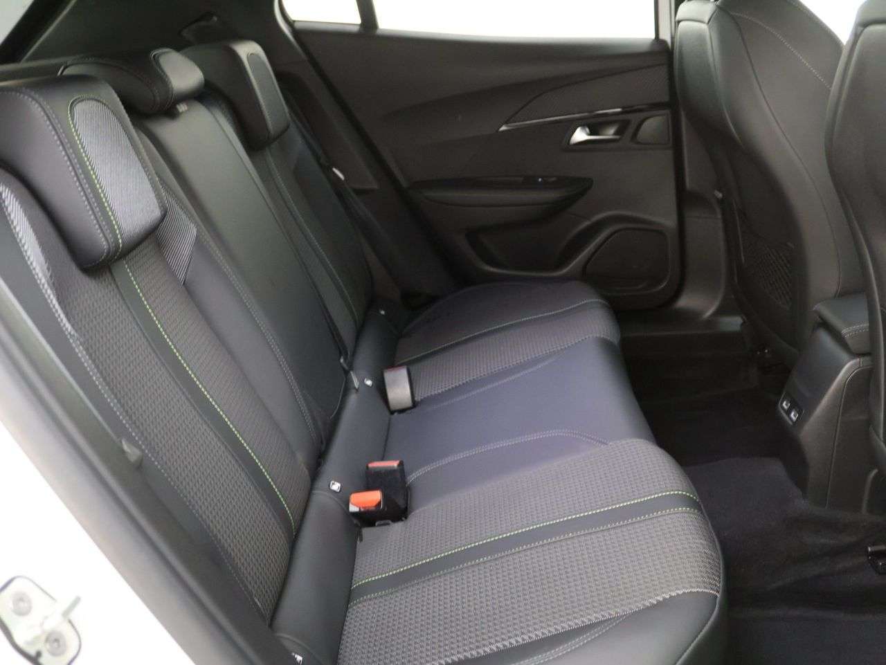 2022 PEUGEOT E-2008 2022 PEUGEOT E-2008