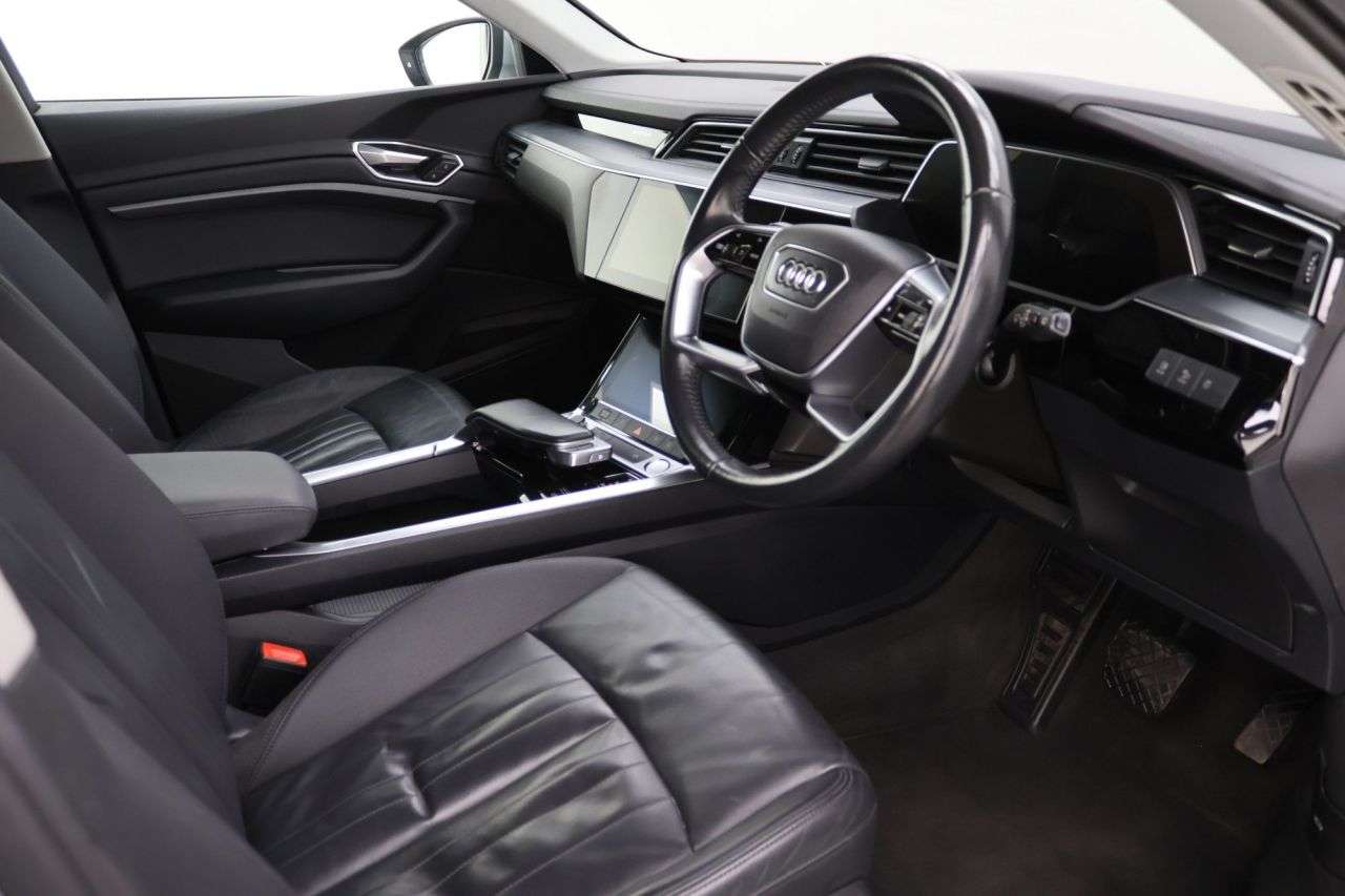 2020 AUDI E-TRON 2020 AUDI E-TRON