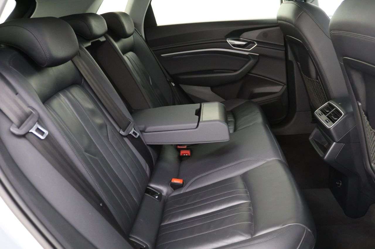 2020 AUDI E-TRON 2020 AUDI E-TRON