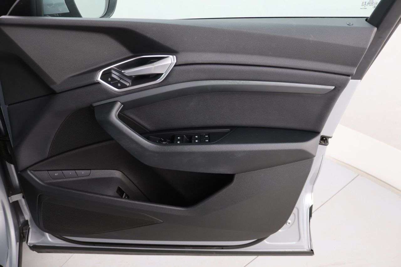 2020 AUDI E-TRON 2020 AUDI E-TRON