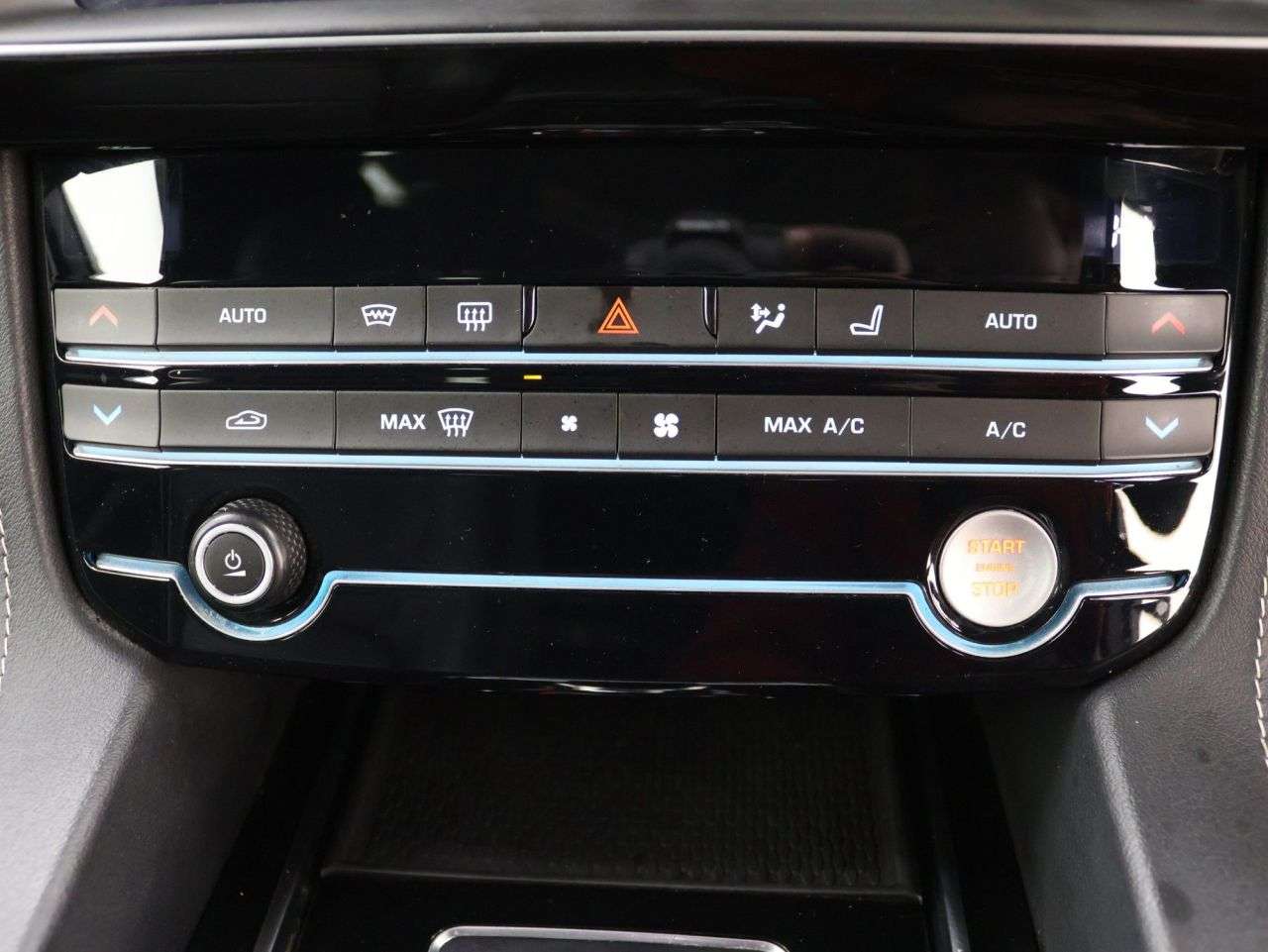 2019 JAGUAR F-PACE 2019 JAGUAR F-PACE