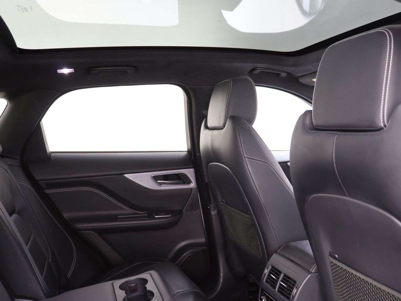 A 2019 JAGUAR F-PACE 2.0 D180 R-Sport SUV 5dr Diesel Auto AWD Euro 6 (s/s) (180 ps) A 2019 JAGUAR F-PACE 2.0 D180 R-Sport SUV 5dr Diesel Auto AWD Euro 6 (s/s) (180 ps)