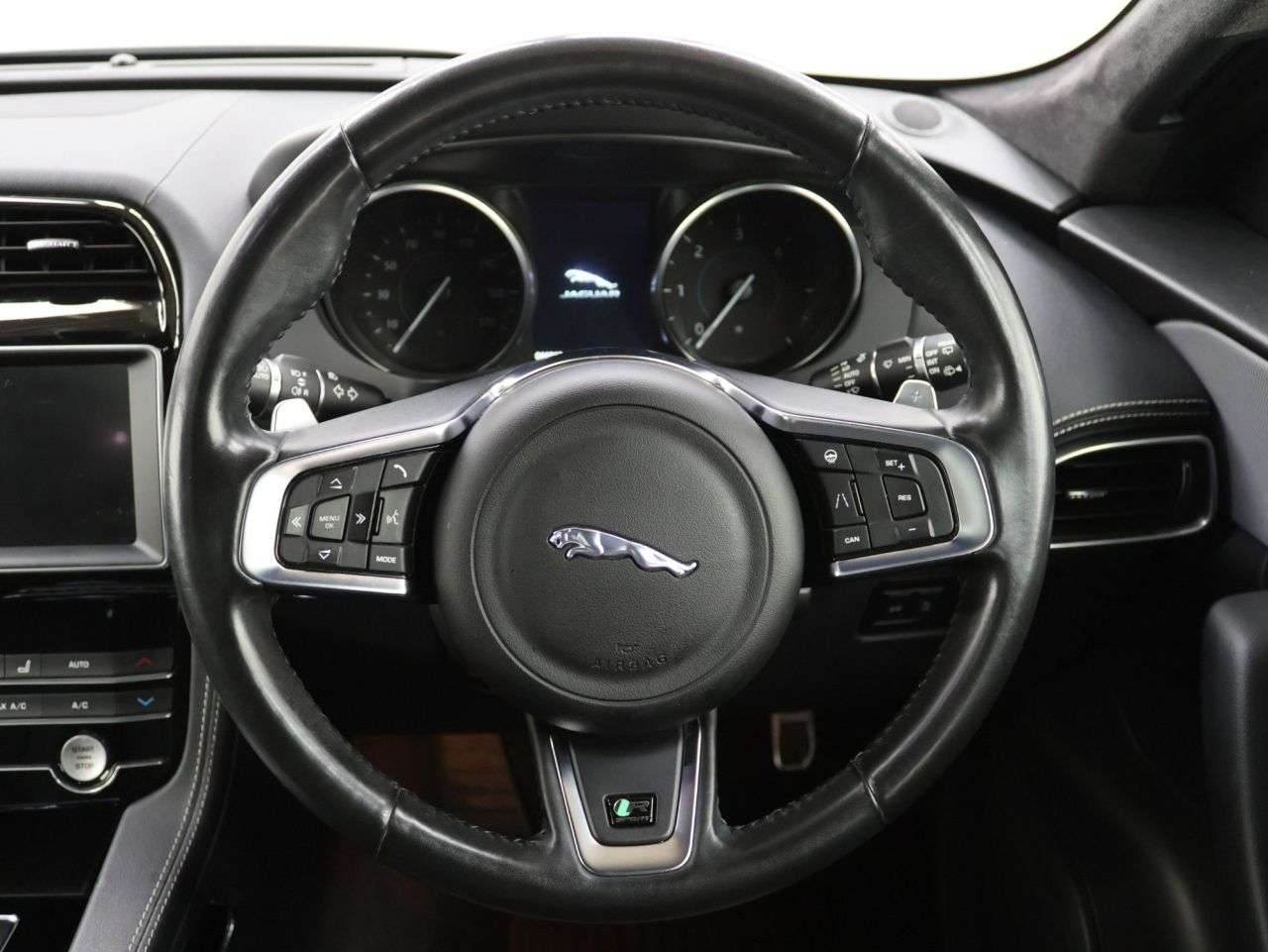 2019 JAGUAR F-PACE 2019 JAGUAR F-PACE