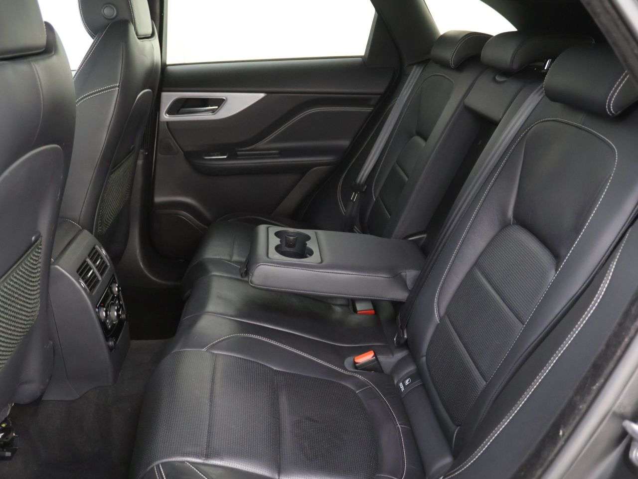 2019 JAGUAR F-PACE 2019 JAGUAR F-PACE