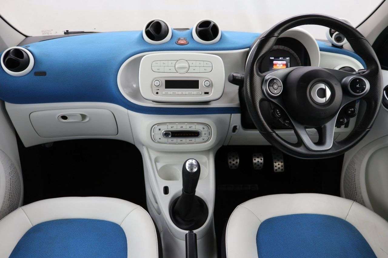 A 2016 SMART FORFOUR 1.0 Proxy Hatchback 5dr Petrol Manual Euro 6 (s/s) (71 ps) A 2016 SMART FORFOUR 1.0 Proxy Hatchback 5dr Petrol Manual Euro 6 (s/s) (71 ps)