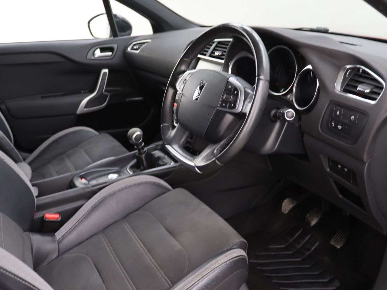 2017 DS AUTOMOBILES DS 3 2017 DS AUTOMOBILES DS 3