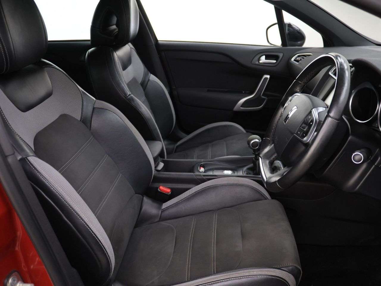 2017 DS AUTOMOBILES DS 3 2017 DS AUTOMOBILES DS 3