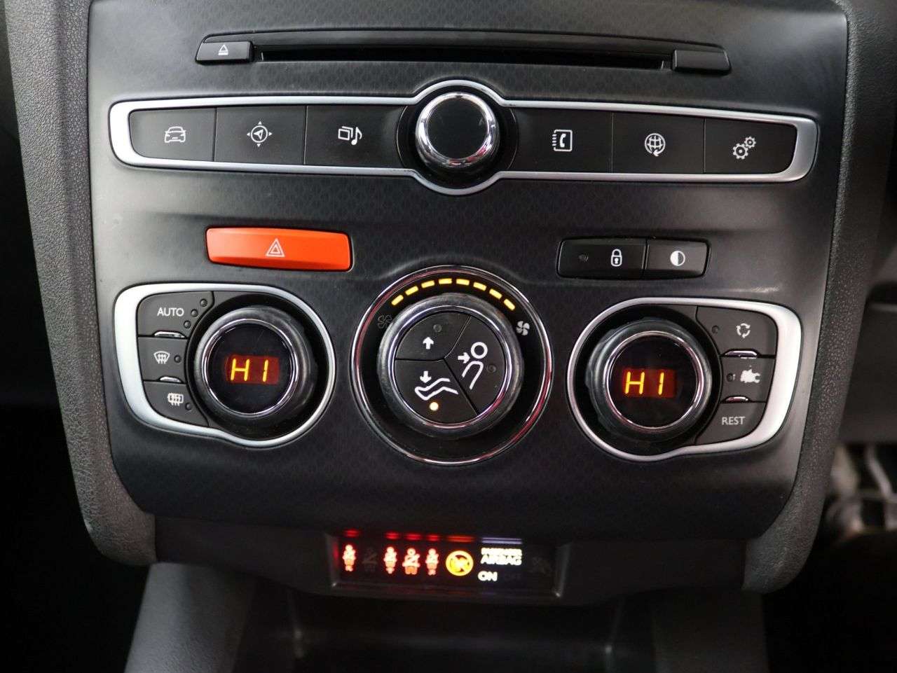 2017 DS AUTOMOBILES DS 3 2017 DS AUTOMOBILES DS 3