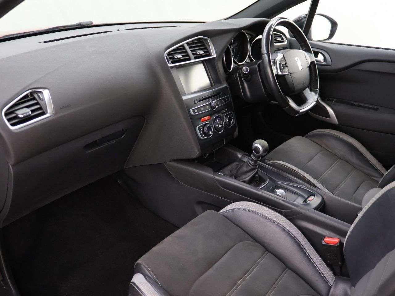 2017 DS AUTOMOBILES DS 3 2017 DS AUTOMOBILES DS 3