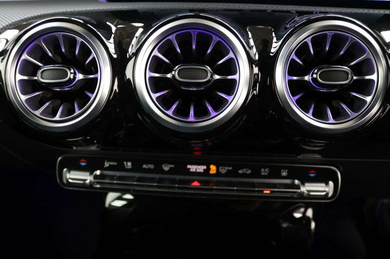 2021 MERCEDES-BENZ A CLASS 2021 MERCEDES-BENZ A CLASS