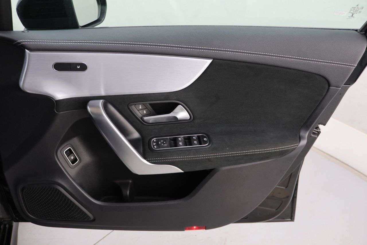 2021 MERCEDES-BENZ A CLASS 2021 MERCEDES-BENZ A CLASS