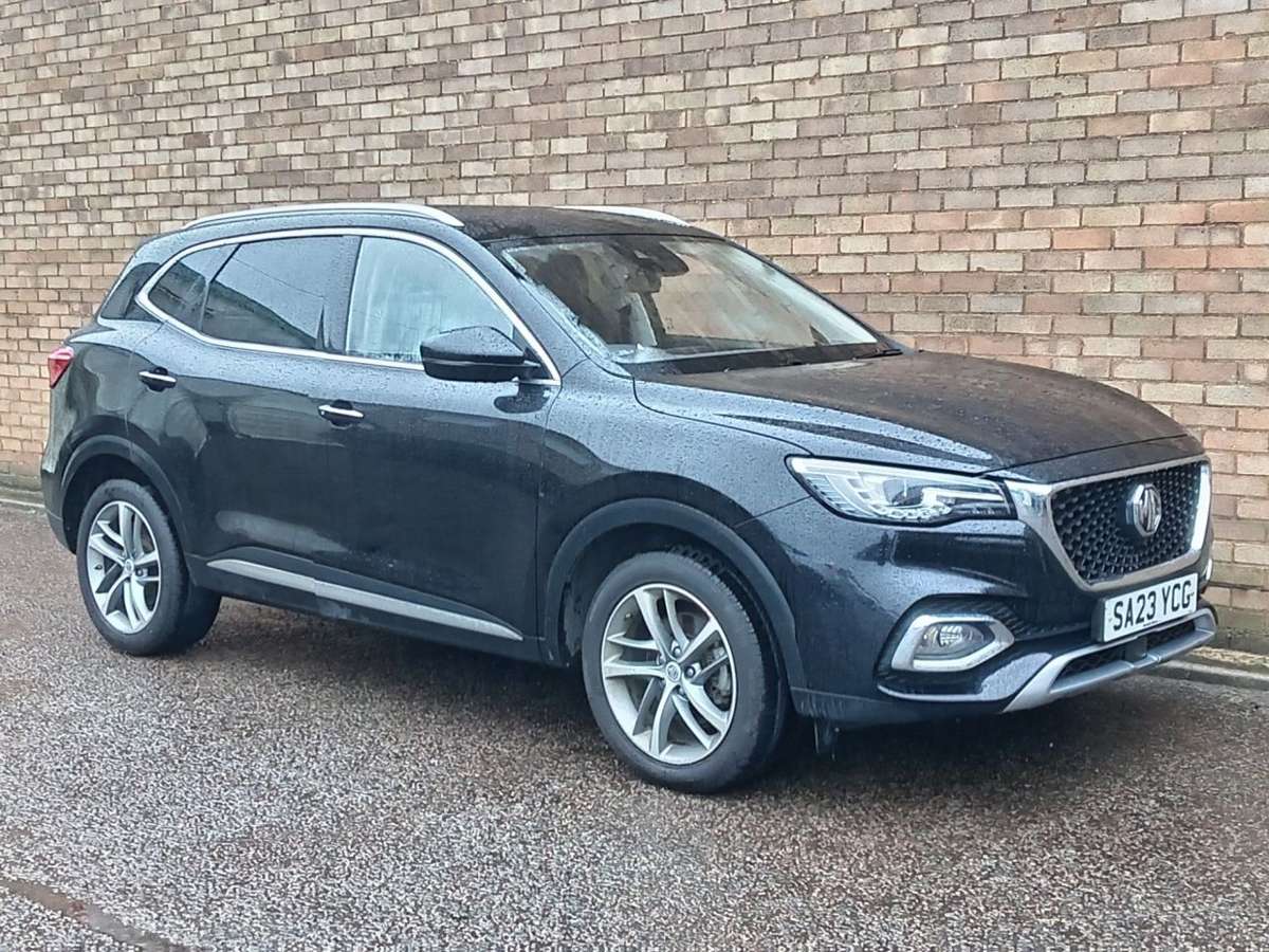 Check out this Mg Mg Hs 2023 Petrol Automatic