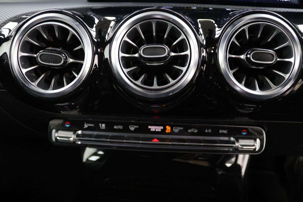 2021 MERCEDES-BENZ A CLASS 2021 MERCEDES-BENZ A CLASS