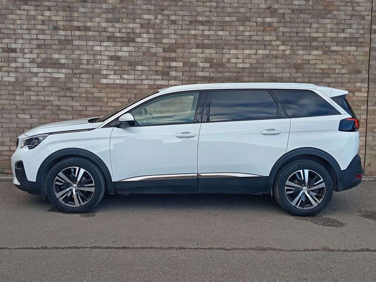 2020 PEUGEOT 5008 2020 PEUGEOT 5008