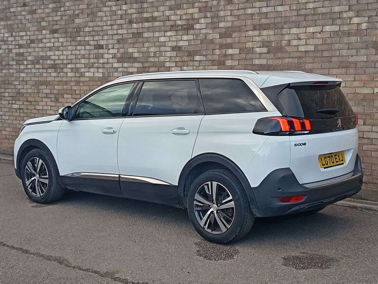 2020 PEUGEOT 5008 2020 PEUGEOT 5008