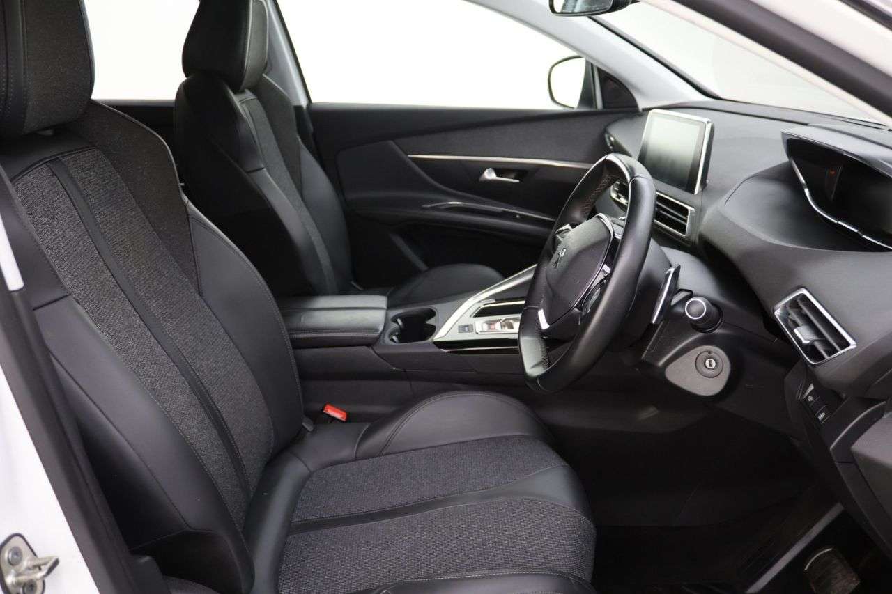 2020 PEUGEOT 5008 2020 PEUGEOT 5008