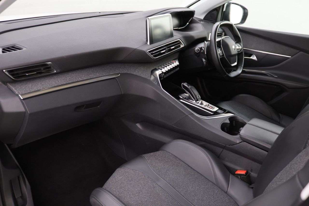 2020 PEUGEOT 5008 2020 PEUGEOT 5008