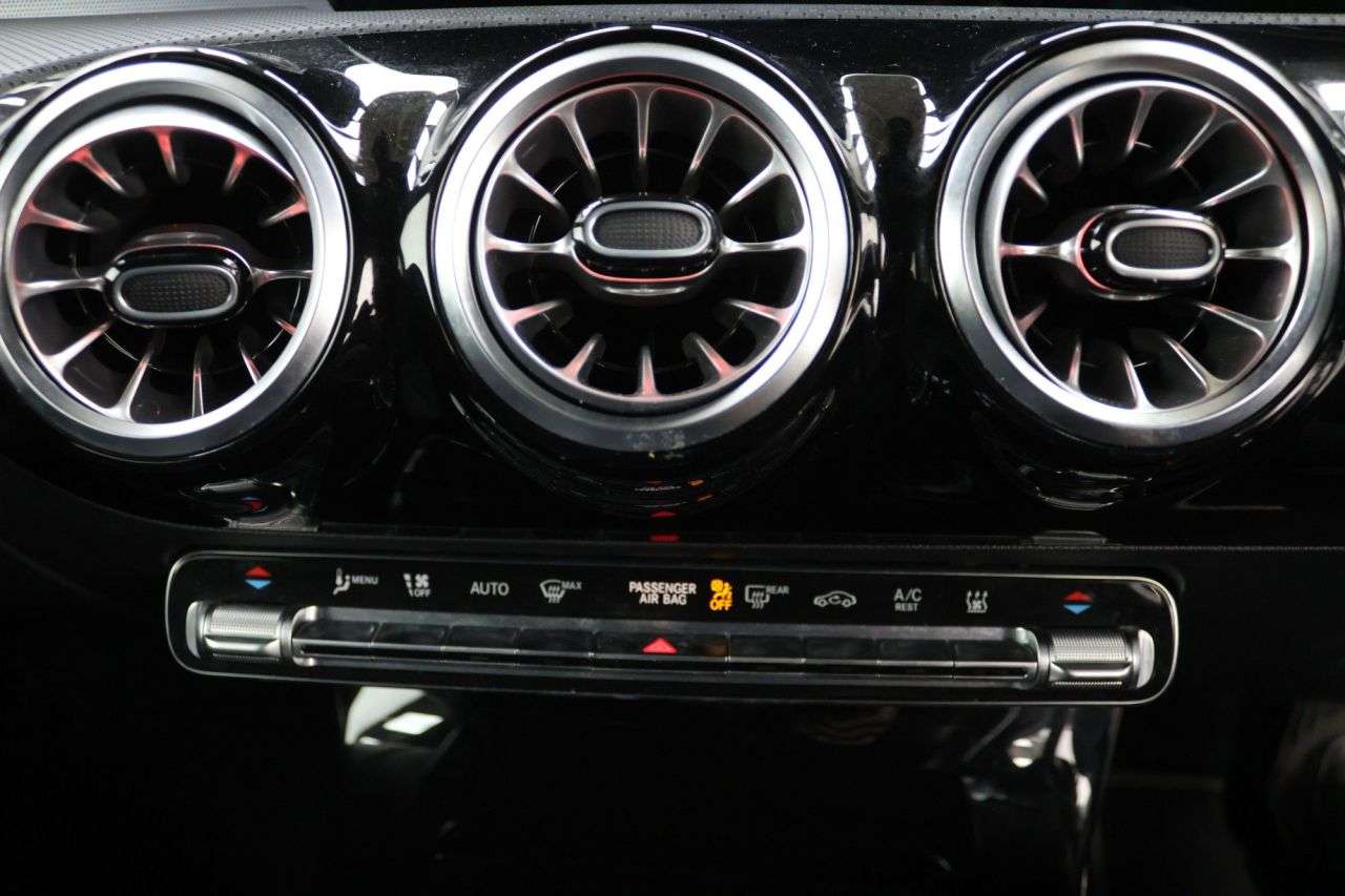 2021 MERCEDES-BENZ A CLASS 2021 MERCEDES-BENZ A CLASS