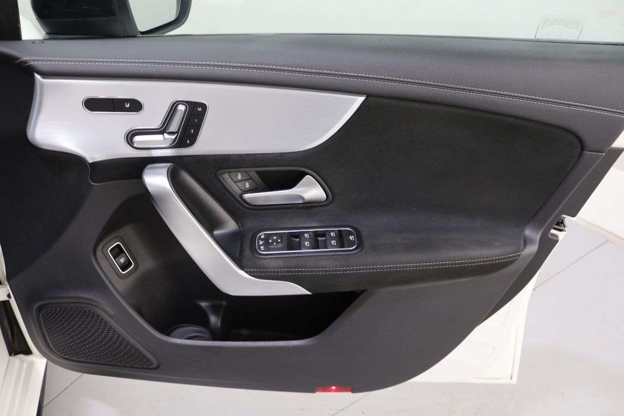 2021 MERCEDES-BENZ A CLASS 2021 MERCEDES-BENZ A CLASS