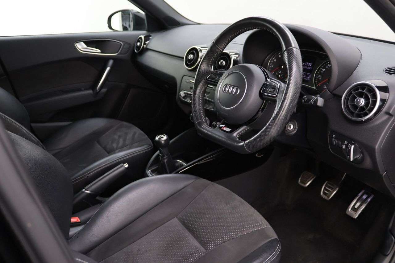 2017 AUDI A1 2017 AUDI A1